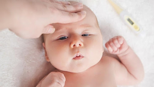 trẻ sơ sinh bao nhiêu độ là sốt